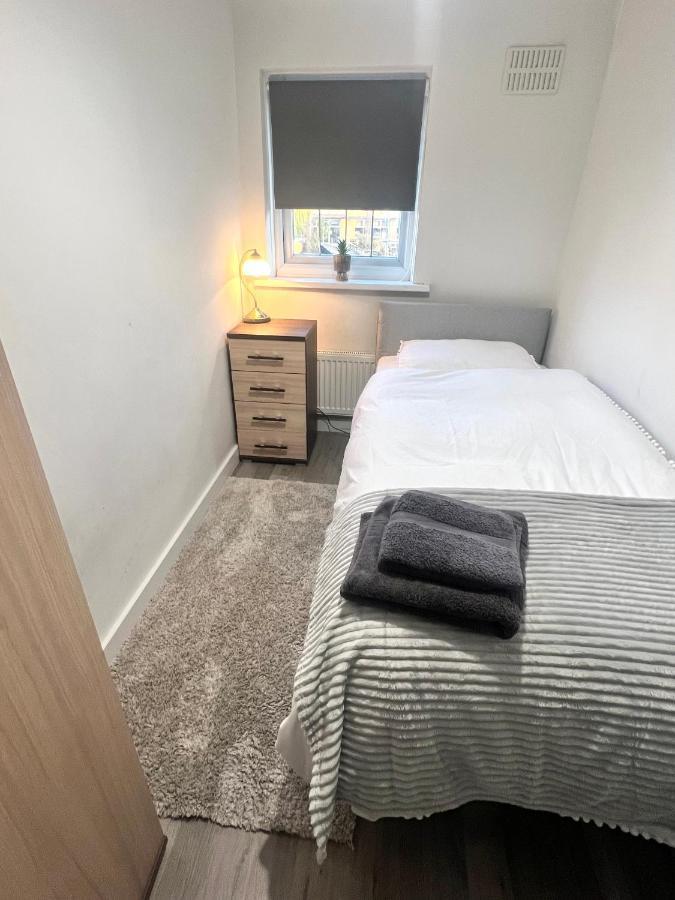 Lovely Single Room Londres Exterior foto